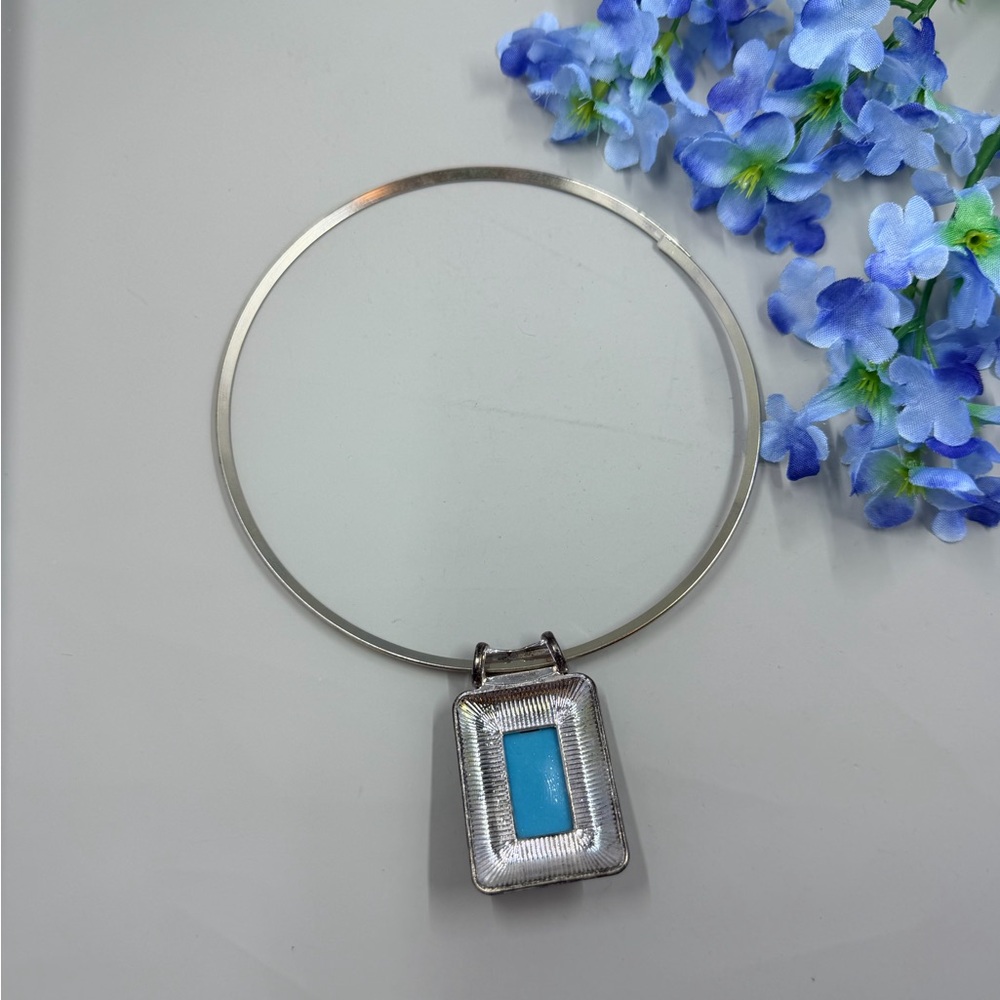 Sterling Silver Plated Collar Choker Necklace with Chunky Blue Turquoise Pendant - Picture 5 of 5